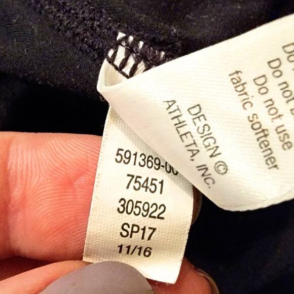 Athleta Mesh Cut Out Salutation 7/8 Black Leggings Size S - Picture 8 of 8